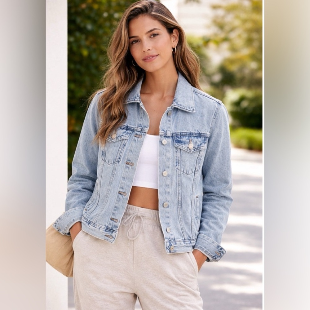 GAP Women's Classic Blue Jean Jacket
